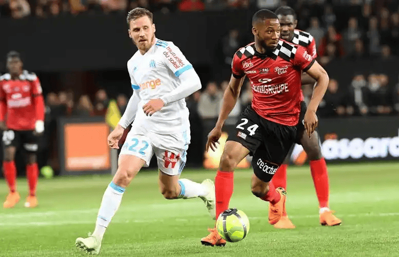 意甲：莱切VS科莫—赛前深度剖析与比分前瞻